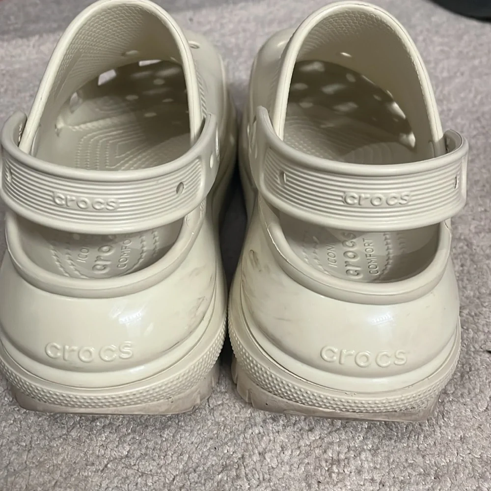 Beige crocs with thick heels women’s size 8 - Picture 6 of 7